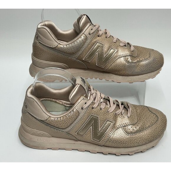New Balance 574 Shoes Sneakers Womens Size 9 Champaign Pink Metallic WL574SOJ - Picture 2 of 9